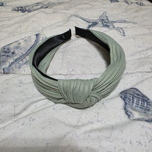 Elegant Green Knotted Headband
